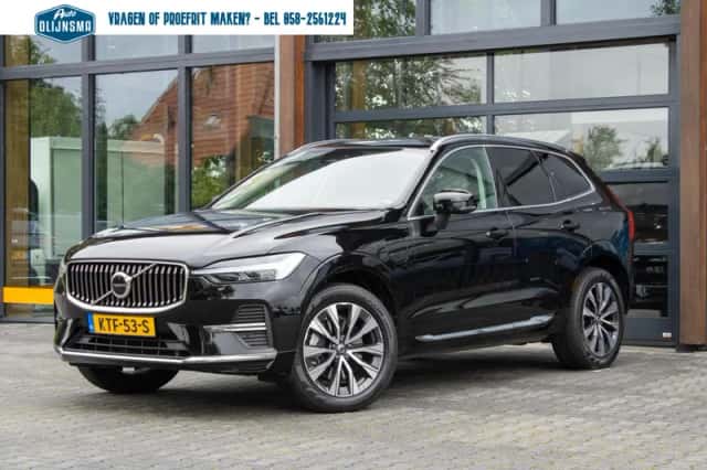 Volvo XC60 (2022) thumbnail 3
