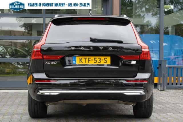 Volvo XC60 (2022) thumbnail 5