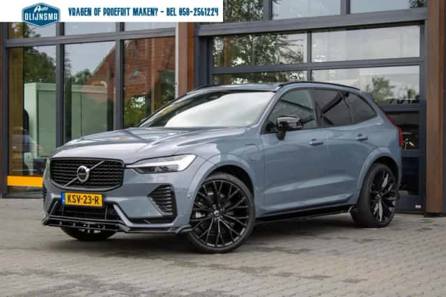 Volvo XC60 (2022) thumbnail 3
