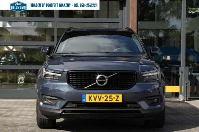 Volvo XC40 (2022) thumbnail 2
