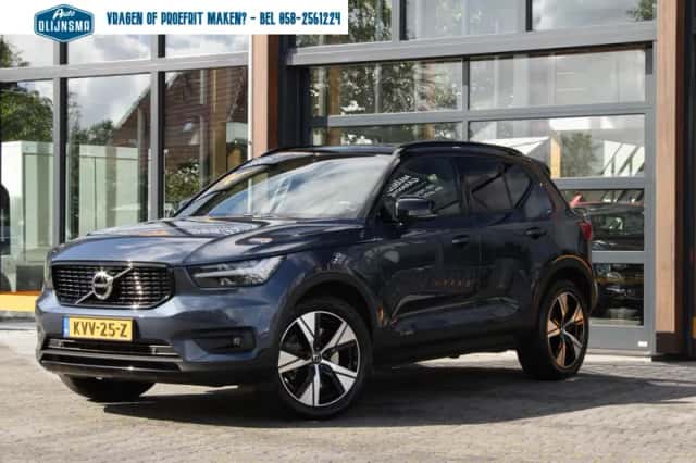 Volvo XC40 (2022) thumbnail 3