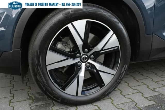 Volvo XC40 (2022) thumbnail 5