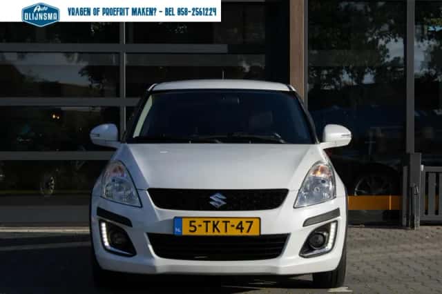 Suzuki Swift (2014) thumbnail 2