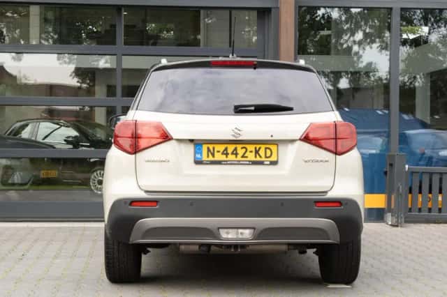 Suzuki Vitara (2018) thumbnail 6