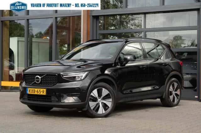 Volvo XC40 (2023) thumbnail 3