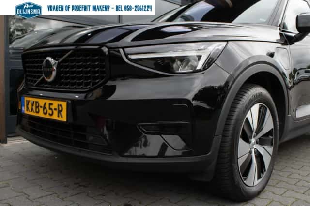 Volvo XC40 (2023) thumbnail 4