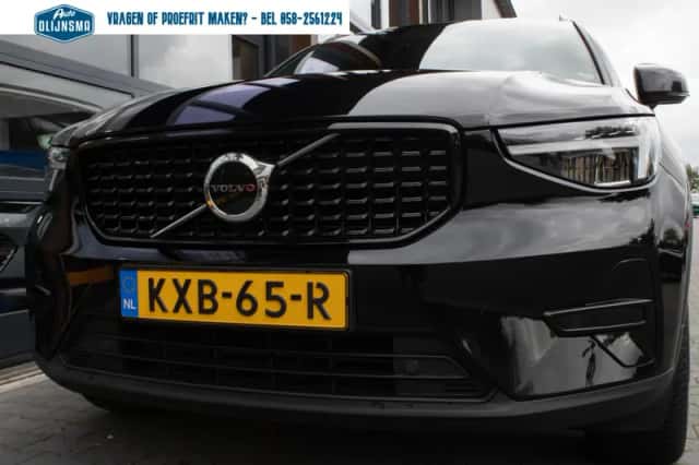 Volvo XC40 (2023) thumbnail 5