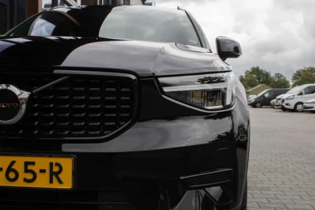 Volvo XC40 (2023) thumbnail 6
