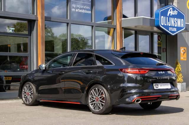 Kia ProCeed (2023) thumbnail 6