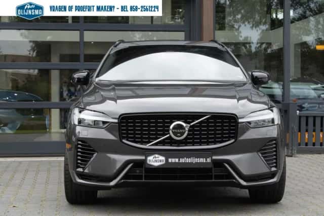 Volvo XC60 (2022) thumbnail 2