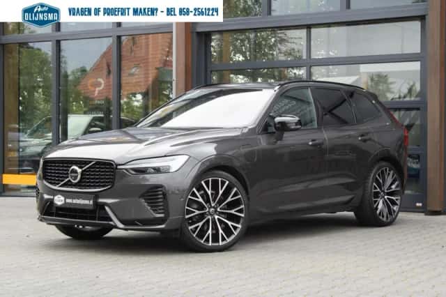 Volvo XC60 (2022) thumbnail 3