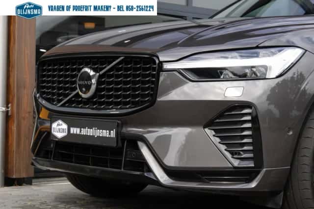 Volvo XC60 (2022) thumbnail 5