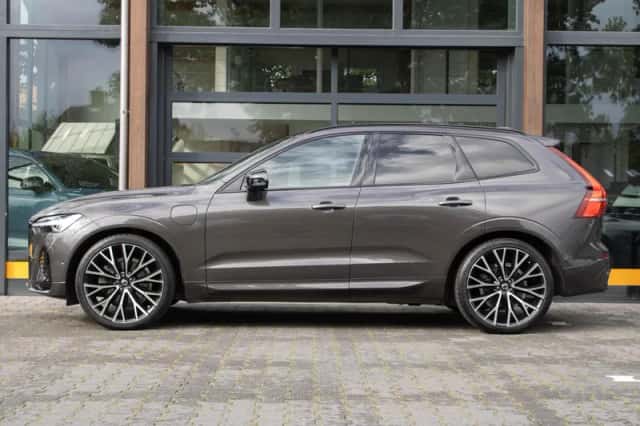 Volvo XC60 (2022) thumbnail 6