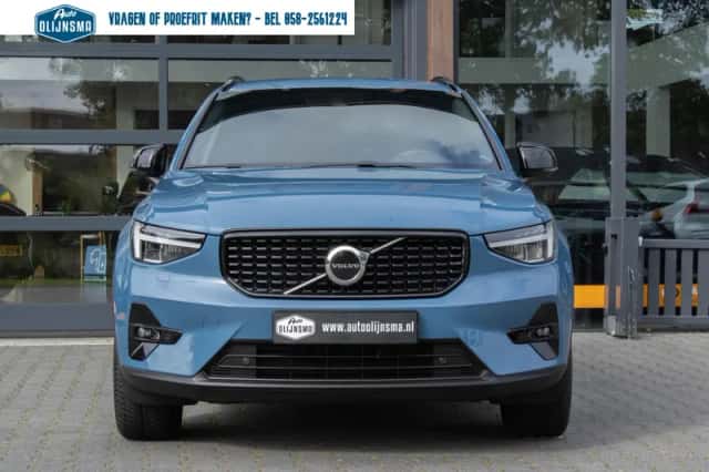Volvo XC40 (2022) thumbnail 2