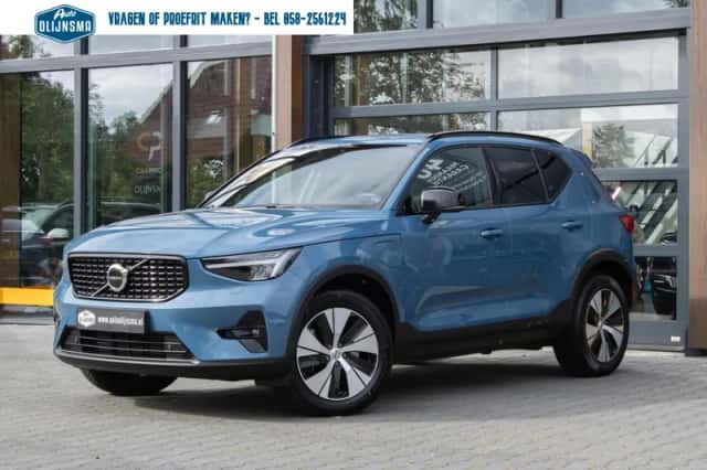 Volvo XC40 (2022) thumbnail 3