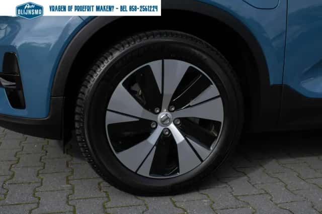 Volvo XC40 (2022) thumbnail 5