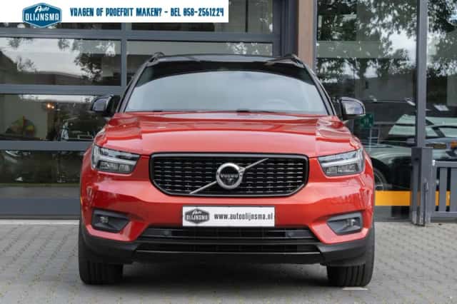 Volvo XC40 (2021) thumbnail 2