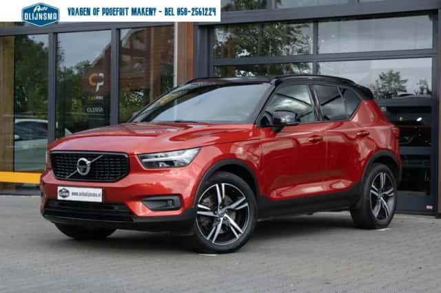 Volvo XC40 (2021) thumbnail 3