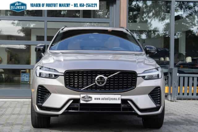 Volvo XC60 (2023) thumbnail 2