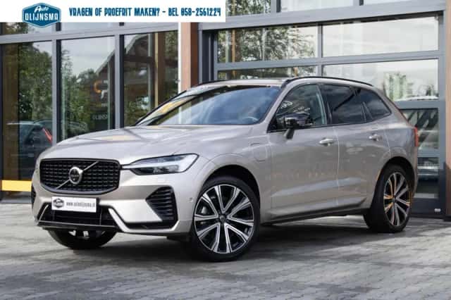 Volvo XC60 (2023) thumbnail 3