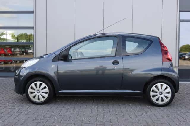 Peugeot 107 (2012) thumbnail 3