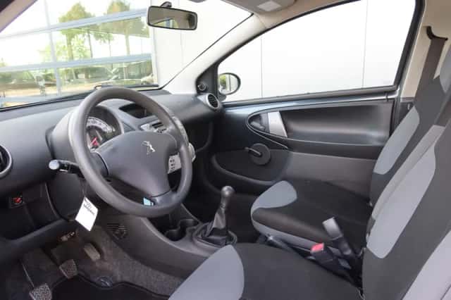 Peugeot 107 (2012) thumbnail 6