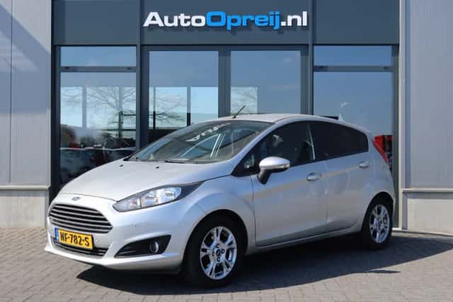 Ford Fiesta (2013) thumbnail 1