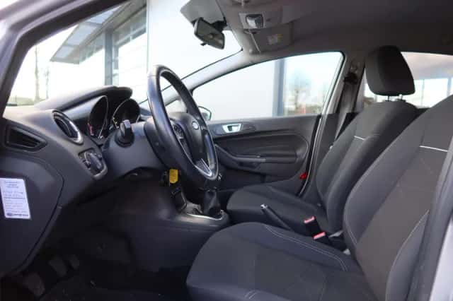 Ford Fiesta (2013) thumbnail 5