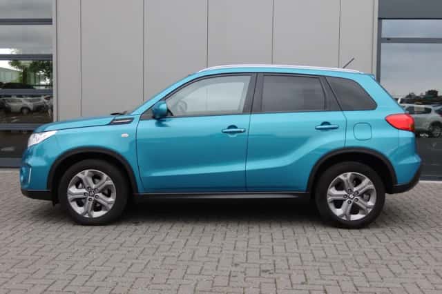 Suzuki Vitara (2017) thumbnail 3