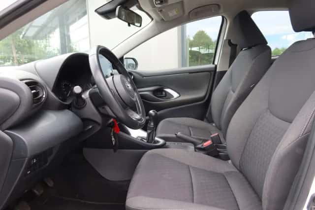 Toyota Yaris (2020) thumbnail 5