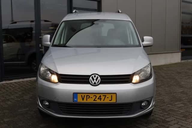 Volkswagen Caddy (2015) thumbnail 2