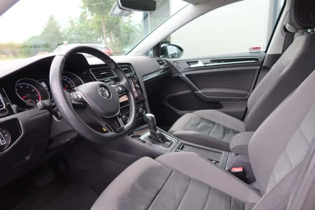 Volkswagen Golf (2020) thumbnail 6