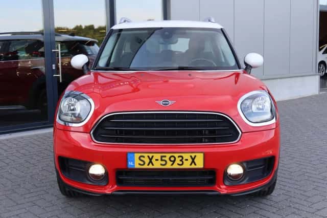 MINI Countryman (2018) thumbnail 2
