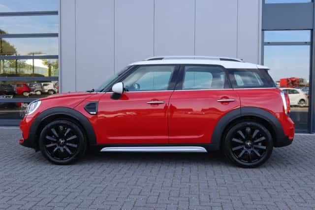 MINI Countryman (2018) thumbnail 3