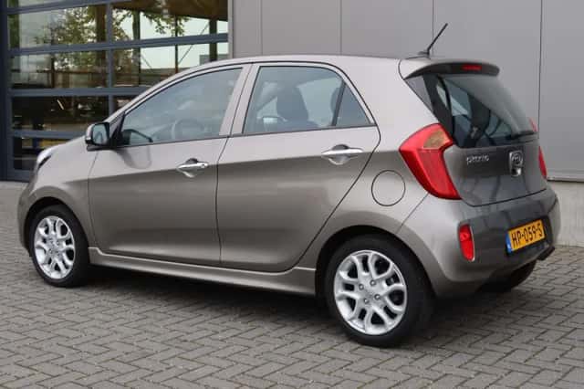 Kia Picanto (2012) thumbnail 4