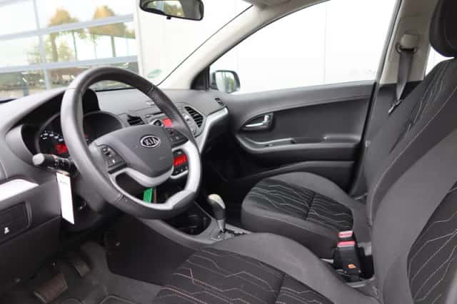 Kia Picanto (2012) thumbnail 6