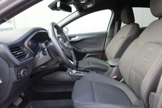 Ford Focus (2021) thumbnail 5