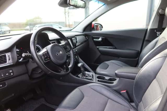 Kia Niro (2017) thumbnail 6