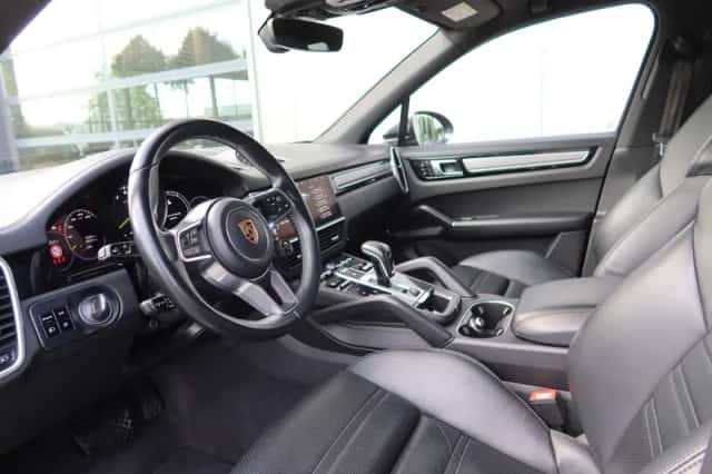 Porsche Cayenne (2021) thumbnail 6