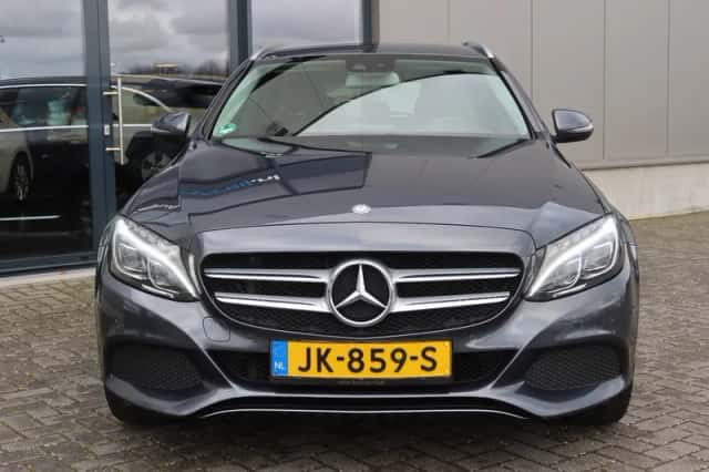 Mercedes-Benz C-Klasse (2016) thumbnail 2