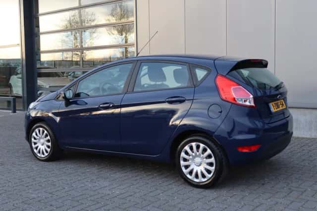 Ford Fiesta (2015) thumbnail 4