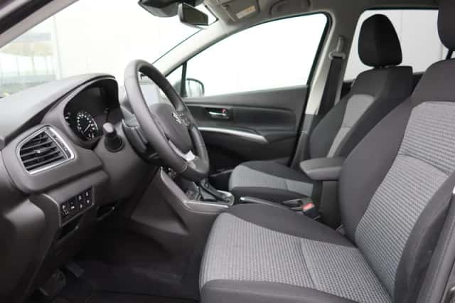 Suzuki S-Cross (2026) thumbnail 5