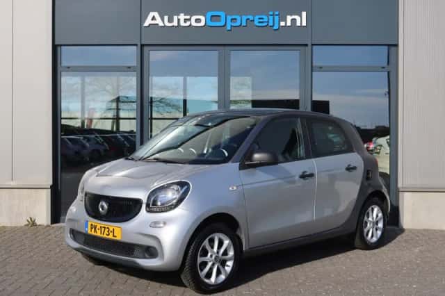 Smart ForFour (2017) thumbnail 1