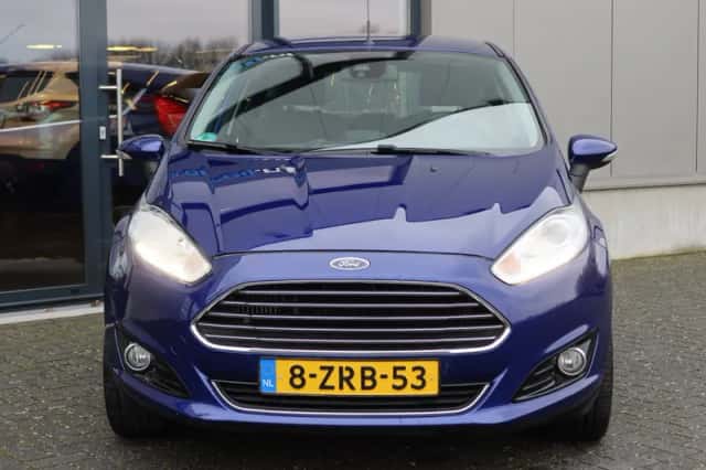 Ford Fiesta (2015) thumbnail 2