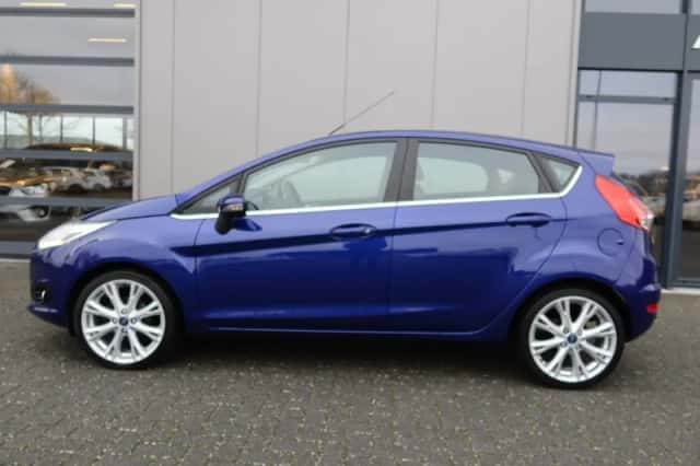 Ford Fiesta (2015) thumbnail 3