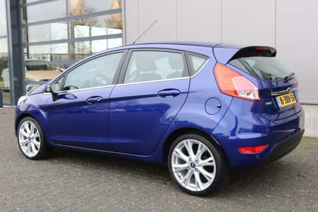 Ford Fiesta (2015) thumbnail 4