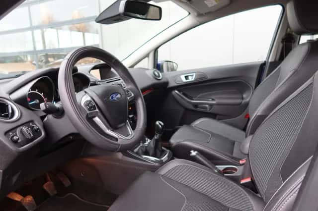 Ford Fiesta (2015) thumbnail 6