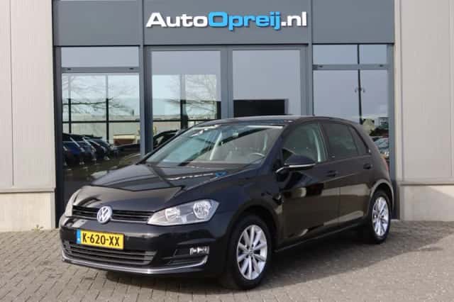 Volkswagen Golf (2016) thumbnail 1