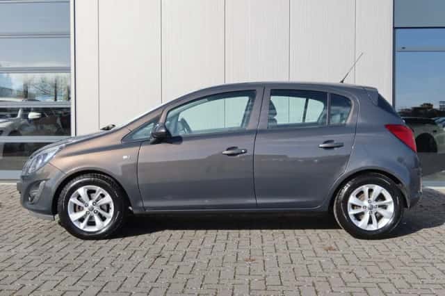 Opel Corsa (2014) thumbnail 3
