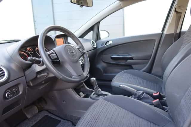 Opel Corsa (2014) thumbnail 6